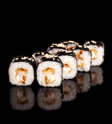 Хосомакі зі смажений лососем